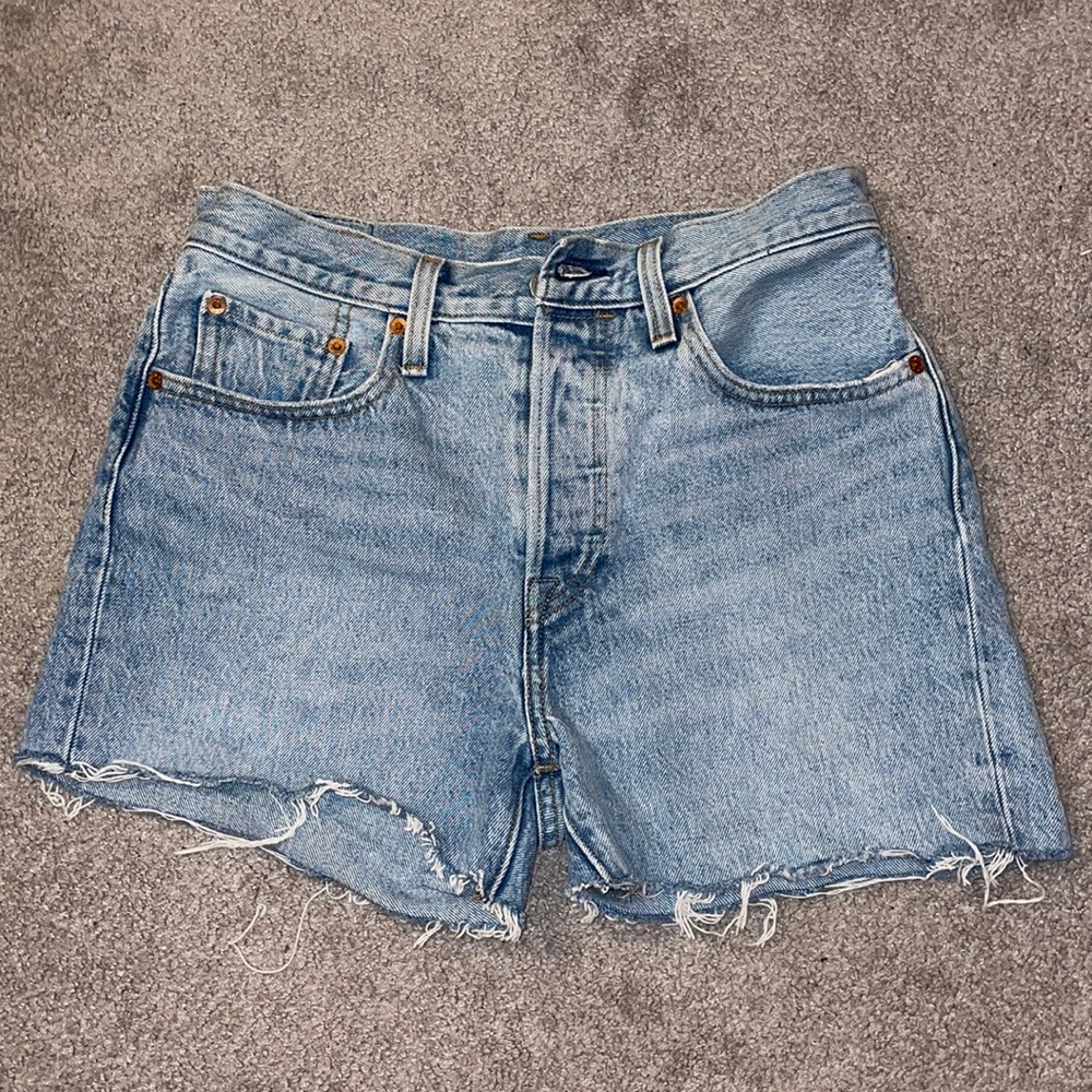Levi cut off shorts